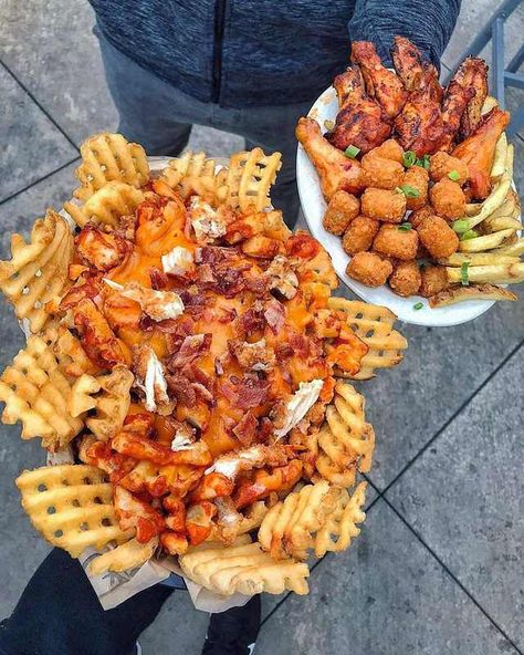 Crispy Chicken Strips, Wings Crispy, Buffalo Fries, Waffle Fries, Food Babe, Tater Tots, Chicken Strips, Yummy Comfort Food, Buffalo Wings