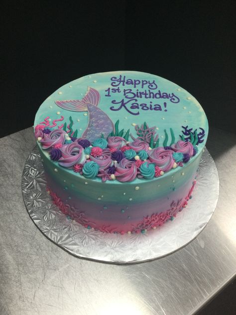 Mermaid Cake Buttercream, Mermaid Cake Ideas Birthdays, Buttercream Mermaid Cake, Simple Mermaid Cake, Mermaid Birthday Cakes For Kids, Easy Mermaid Cake, Mermaid Cookie Cake, Mermaid Birthday Cake Ideas, Mermaid Sheet Cake