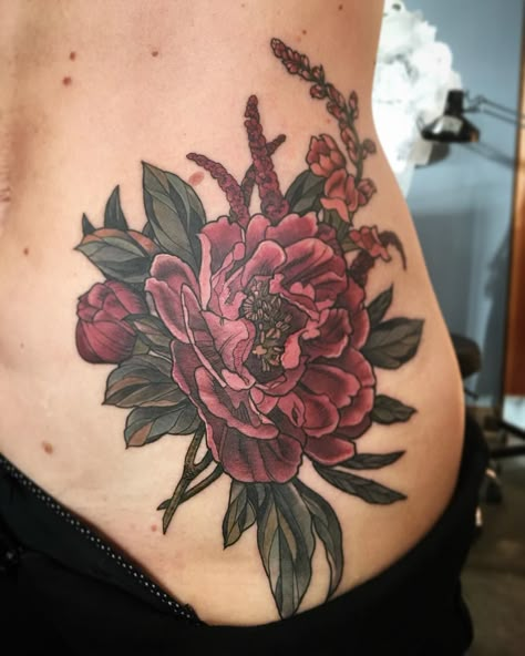 746 Likes, 6 Comments - Wonderland Tattoo (@wonderlandpdx) on Instagram: “#amaranth #peony and #snapdragon by Alice Kendall @alicestattoos #botanical #bouquet #flowertattoo…” Plants Tattoo, Botanical Bouquet, Peony Tattoo, Wonderland Tattoo, Inspiration Tattoos, Plant Tattoo, Tatuaje A Color, Peonies Tattoo, Tattoo Cover-up