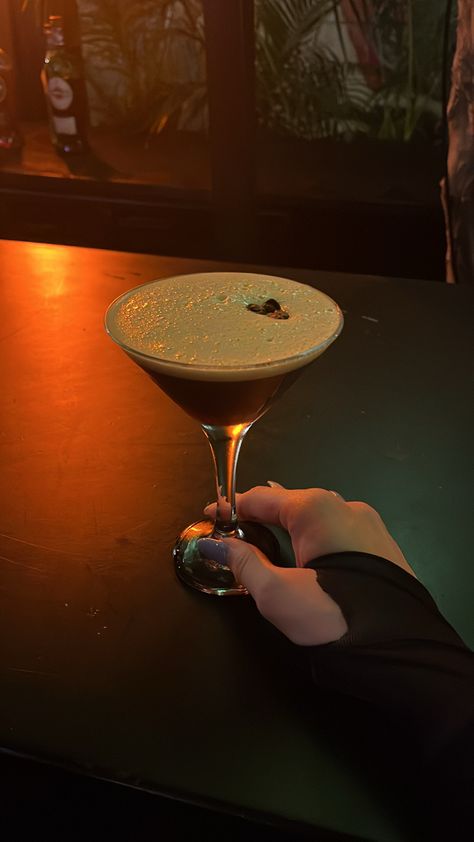 Alfonso Coke, Beverages Aesthetic, Espresso Martini Recipe, Cherry Vodka, Martini Recipe, Wine Photography, Vodka Martini, Dinner Night, Luxurious Life