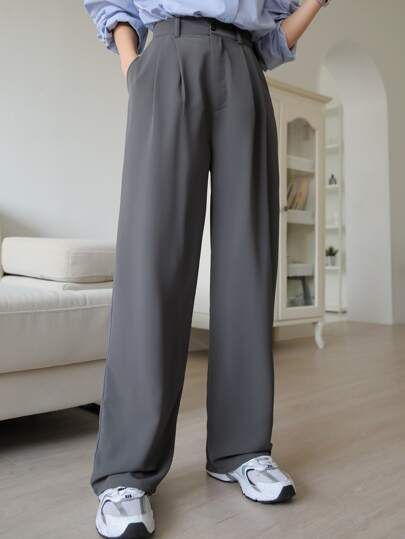 Grey Trousers Outfit Women, Grey Dress Pants Outfit, Grey Trousers Outfit, Grey Hijab, Slant Pocket Pants, Grey Pants Outfit, Dress Pants Outfits, Loose Pants Outfit, Grey Slacks