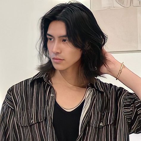 Asian Men Hairstyle Long Hair, Man With Wolfcut, Men Long Wolfcut Hair, Wolfcut For Men Long Hair, Long Haircut Men Asian, Long Asain Hairstyle Men, Long Hair For Asian Men, Wolfcut Hairstyle Mens, Korean Long Hairstyle Men