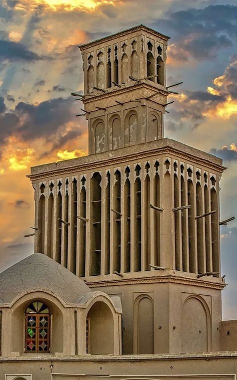 Yazd City Photography, Yazd Iran Photography, Persian Culture Aesthetic, Yazd City, Imam Reza Shrine Photography, Iran Yazd, Desert Culture, Iran Architecture, Ancient Persian Architecture