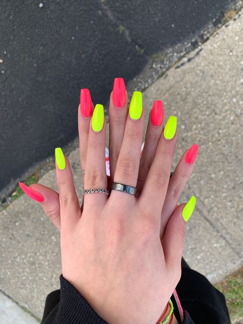 Neon Nails Inspiration, 2 Diff Color Hand Nails, Dip Powder Nails Bright Colors, Split Color Nails, Nails 2 Different Colors On Each Hand, Neon Pink Yellow Nails, Nails Different Colors Each Hand, Bright Nail Ideas Neon, Simple Neon Nails