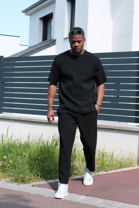 Mens All Black Summer Outfit, Mens Outfits All Black, Mens All Black Outfit Classy Casual, Old Money Black Men Outfit, Old Money Black Men, Classy Black Men, Black Men Casual Style, Black Shirt Outfit Men, Estilo Old Money