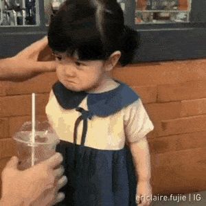 Not angry anymore, Find More funny GIFs on GIF-VIF Funny Baby Faces, Fesyen Islam, Ulzzang Kids, Cute Asian Babies, Kids Mood, Mood Changes, Baby Faces, Korean Babies