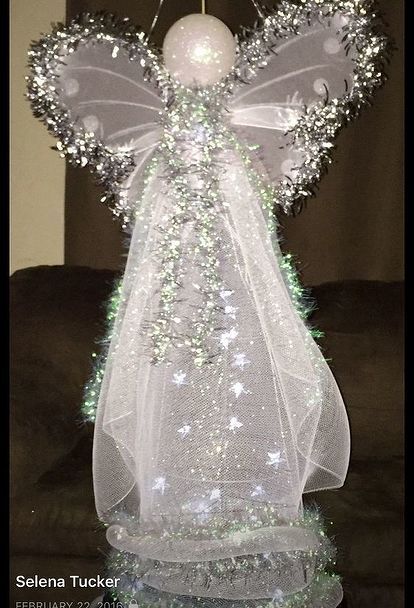 DIY Outdoor Christmas Angel: lighted tomato cage angel, Get creative with dress design Tomato Cage Angel, Tomato Cage Crafts, Tomato Cage Christmas Tree, Diy Christmas Lights, Christmas Light Installation, Christmas Yard Art, Tomato Cages, Angel Tree Topper, Angel Crafts