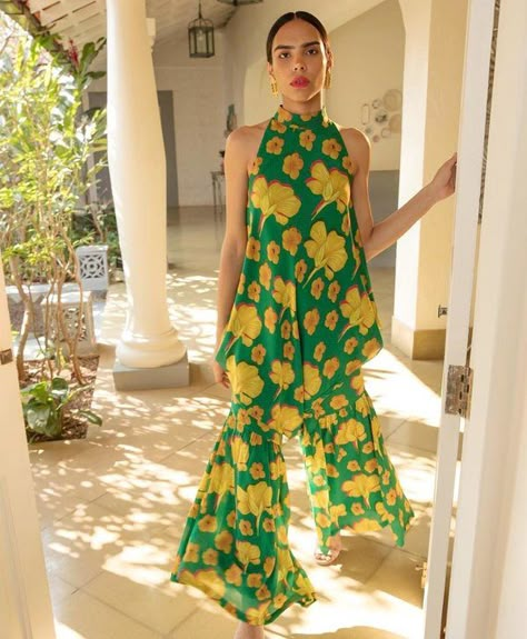 Flower Print Outfit, Haldi Outfit Ideas, वेस्टर्न ड्रेस, House Of Masaba, Flower Print Clothes, डिजाइनर कपड़े, Co Ords Outfits, Yellow Flower Print, Haldi Outfit