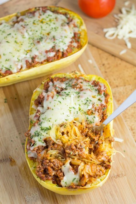 Spaghetti Squash Spaghetti Bake, Baked Stuffed Spaghetti Squash, Baked Spaghetti Squash With Meat Sauce, Spagetti Squash Recipes Ground Beef, Spaghetti Squash Meat Sauce, Ground Beef Spaghetti Squash, Spaghetti Squash With Meat Sauce, Spaghetti Squash Spaghetti Recipes, Spaghetti Squash Recipes Ground Beef