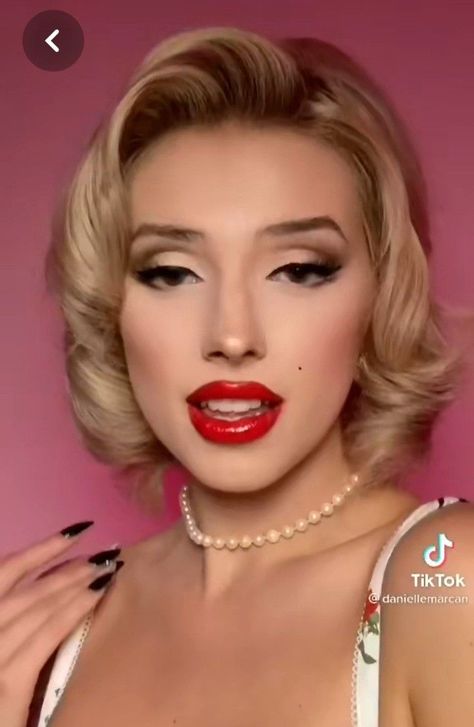 Short Haircuts for a Refined Look Makeup In The 50s, Marilyn Makeup Look, 1958 Makeup, Late 50s Makeup, 1950s Hollywood Makeup, 50s Hollywood Makeup, Vintage Eye Makeup 1950s, Red 60s Makeup, Hollywood Starlet Makeup