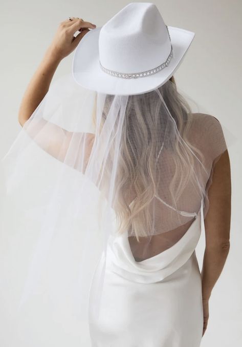 Bride Cowboy Hat With Veil, Cowboy Hat With Veil, Traditional Veil, Cowboy Hat Design, White Cowboy Hat, Hat With Veil, Pearl Bride, Hen Party Accessories, Tulle Veil