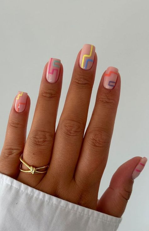 minimalist short nails, abstract short nails, short nail art designs, short nails, trendy short nails, cute short nails Short Nail Art Designs, Summer Nail Art Ideas, Short Nail Art, Line Nail Art, Fun Summer Nails, Cute Short Nails, Squoval Nails, Nail Art Glitter, Abstract Nail Art