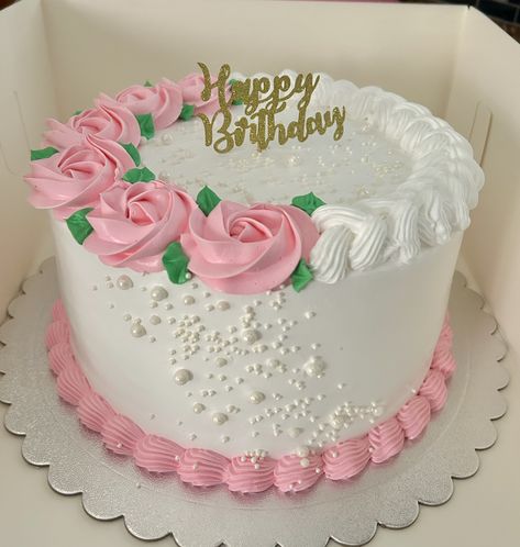 Decorating Birthday Cakes, Bday Cakes For Women, Simple Round Birthday Cake, Birthday Cake For Mother Design Mom, Simple Bday Cakes For Women, Rose Theme Cake, Simple Birthday Cakes For Women, Girly Cake Ideas, Women Birthday Cakes