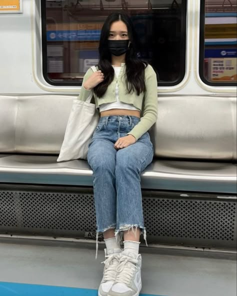 fashion lifestyle saranghoe korea Summer In Korea Outfits, Saranghoe Outfits, Japanese Outfits Casual Street Style, Casual Japanese Outfits, Japanese Outfit Ideas, Japanese Outfits Aesthetic, Korea Summer Outfit, Korean Night Outfit, Outfit Casual Korea