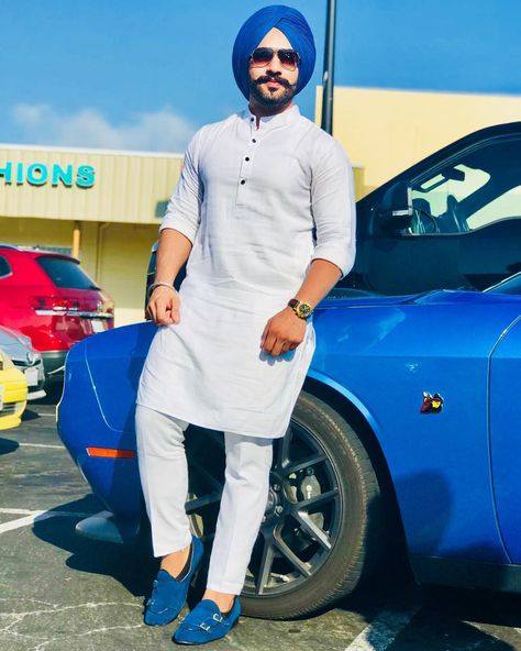 Couple Punjabi, Pose For Men, Sardar Fashion, Best Love Photos, Bird Fashion, End Clothing, Long Kurta, Punjabi Outfits, Clothing Design Sketches