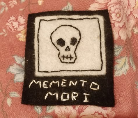 Just found this patch I made this yeeaars ago out of felt! I've been meaning to make more and sew them to something like a denim jacket How To Make Your Own Patches, Felt Patches Diy, Punk Patches Diy Ideas, Patch Jacket Ideas, Trash Pants, Homemade Patches, Diy Patches Punk, Punk Patches Diy, Punk Denim Jacket