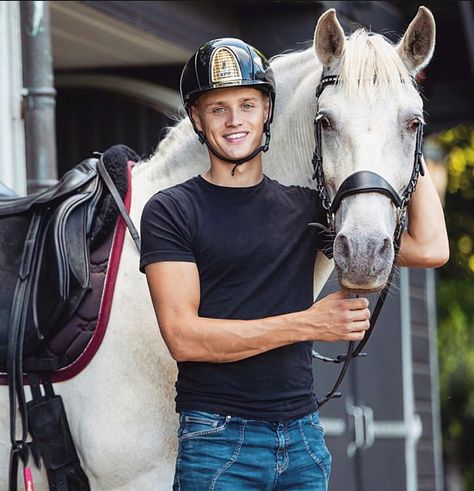 Jesse Drent, Matt Harnacke, Horse Riding, Instagram Account, Riding Helmets, Youtubers, Equestrian, My Girl, A Photo