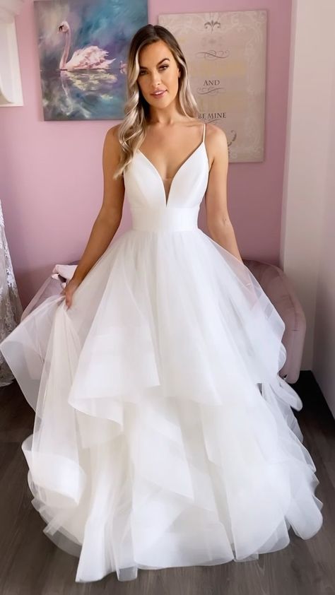 Wedding Dress A Line, Tule Wedding Dress, Tiered Tulle Wedding Dress, Layered Wedding Dresses, Tiered Wedding Dress, Boho Bridal Dress, Deb Dresses, Simple Wedding Gowns, Cute Wedding Dress