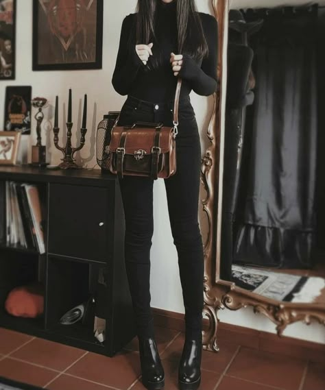 Alternative Business Professional Outfits, Elegant Witch Outfit, Gothic Business Attire, Gothic Inspired Outfits, Winter Gothic Outfits, Queen Inspired Outfits, Goth Business Outfits, Goth Academia Outfit, Dark Witch Outfit