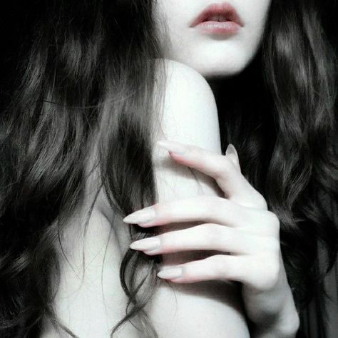 Pale White Skin, Pale Aesthetic, Mode Ulzzang, Pale White, Pale Girl, Pretty Skin, Pale Skin, Fair Skin, Dream Body