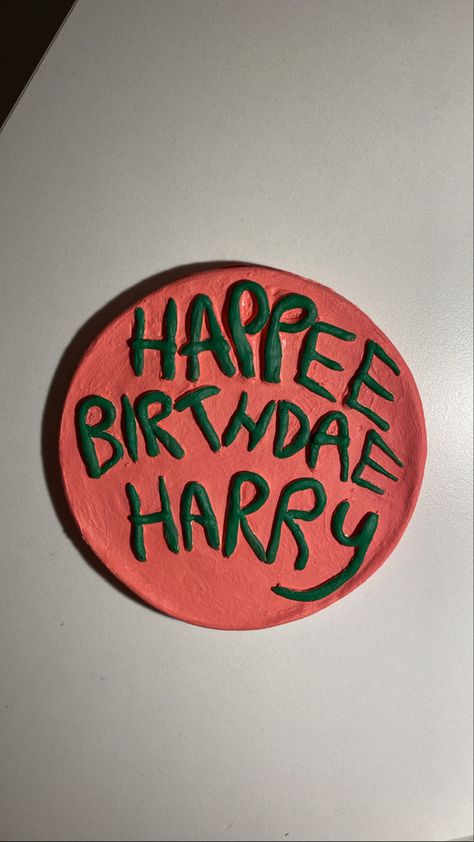 Air Dry Clay Projects Harry Potter, Clay Ideas Harry Potter, Harry Potter Air Dry Clay Ideas, Air Dry Clay Harry Potter, Air Dry Clay Birthday Gifts, Harry Potter Ceramics Ideas, Clay Writing, Harry Potter Clay Ideas, Air Dry Clay Cake