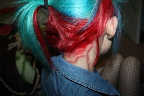 Blue And Green Color Block Hair, Pink Under Hair, Blue And Red Hair, Dyed Hair Inspiration, Hair Red, Funky Hairstyles, Dye My Hair, Hair Dye Colors, Hair Reference