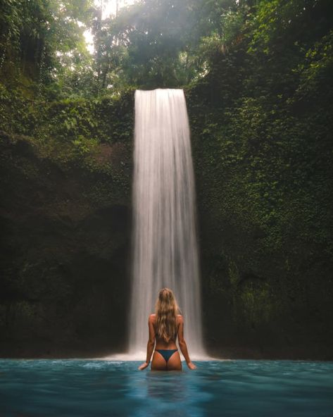 A beauty of a waterfall! Read here everything you need to know about the waterfalls in Bali! #travelblog #travelblogger #waterfall #bali #travelphotography #blogpost Tibumana Waterfall, Bali Ideas, Bali Places, Bali Photos, Bali Travel Photography, Bali Waterfalls, Alana Blanchard, Photo Voyage, Voyage Bali