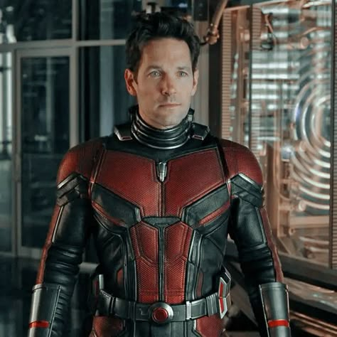 Ant Man Scott Lang, Ant Man Marvel, Marvel Pfp, Marvel Photo Wall, Marvel Collage, Marvel Man, Marvel Shifting, Red And Black Jacket, Mcu Shifting