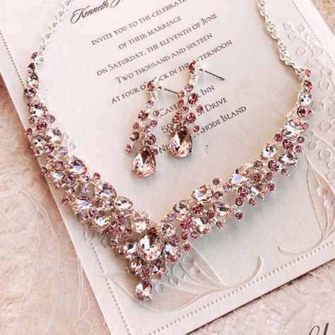 Crystal Backdrop, Mother Of The Groom Jewelry, Groom Jewelry, Mother Of The Bride Jewelry, Color Durazno, Prom Jewelry Sets, Pink Jewelry Set, Backdrop Necklace, Rose Gold Bridal Earrings