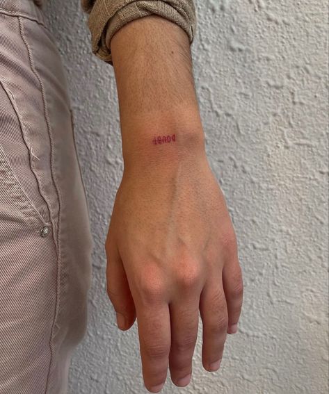 do/doubt red ink minimalist hand tattoo idea | #redinktattoo #minimalisttattoo #tinytattoo #tattooplacement #armtattoo #handtattoo Doubt Tattoo, Minimalist Hand Tattoo, Do Tattoo, Red Ink Tattoos, Hand Tattoo, Tattoo Placement, Red Ink, Tattoo Idea, Minimalist Tattoo