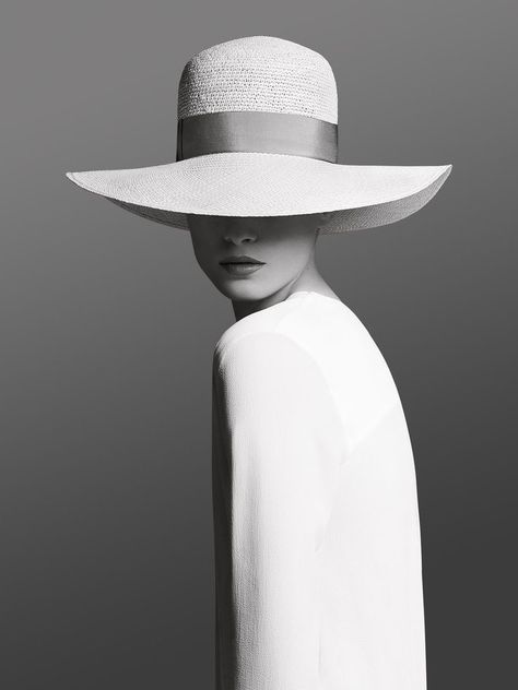 Photoshoot Prep, High Key Photography, Borsalino Hats, Black White Portrait, Studio Portrait Photography, Luxury Hats, Studio Photography Poses, White Portrait, Famous Photographers