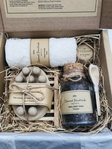 Handmade Cosmetics Packaging, Bath Salt Gift Ideas, Bath Gift Box Ideas, Soap Gift Box Ideas, Christmas Soap Ideas, Bath Salt Packaging, Natural Soap Packaging, Bath Products Packaging, Chocolate Bath