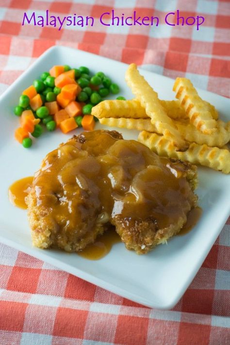 Malaysian Chicken Chop - fried battered chicken covered in a delicious tomato based sauce. A Malaysian favourite. Chicken Chop Recipe, Malaysian Chicken, Chicken Chop, Western Dishes, Logo Signage, Brown Sauce, Salon Signs, Sauce For Chicken, Chops Recipe