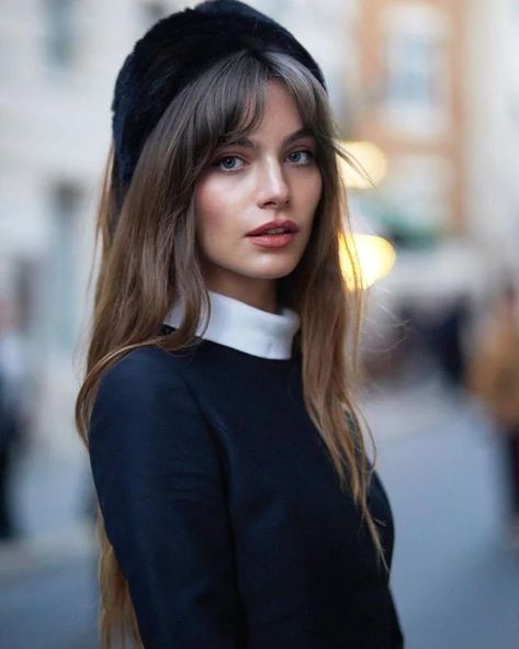 Mara Lafontan Fashion Week Hair, 60s Hair, Hair Upstyles, French Hair, Long Hair With Bangs, Hair Envy, Dream Hair, Hairstyles Haircuts, Looks Vintage