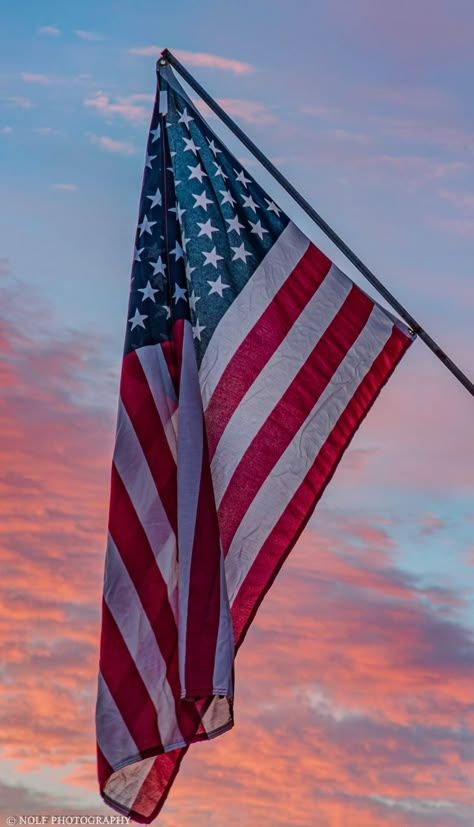 America Aesthetic Flag, American Pictures Aesthetic, America Asethic, Patriotism Aesthetic, America Aesthetic Wallpaper, Usa Flag Aesthetic, Aesthetic American Flag, American Flag Aesthetic, Patriotic Aesthetic