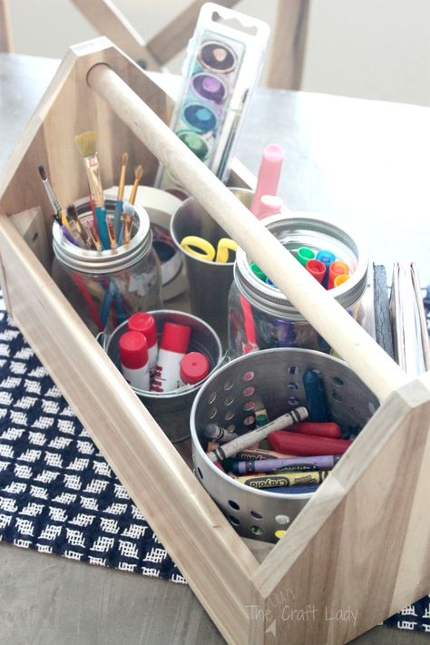 Organize kids art supplies with this craft caddy - a simple Ikea hack for craft supply organization Craft Caddy, Art Caddy, Ikea Hack Kids, Organize Kids, Ikea Art, Supply Organization, Ikea Organization, Arts And Crafts Storage, Art Supplies Storage