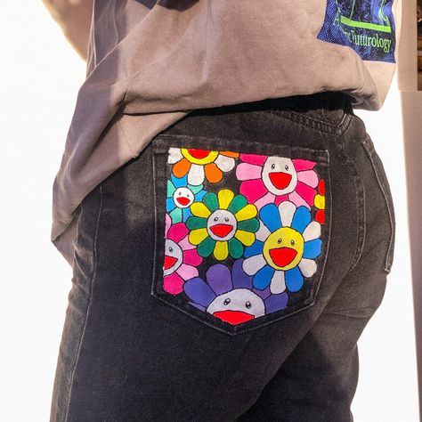 Takashi Murakami Clothes, Painted Pants Aesthetic, Hobi Core Aesthetic, Custom Painted Jeans, Painted Pants, Painted Clothes Diy, Clothes Embroidery Diy, Flower Jeans, Mardi Gras Costumes