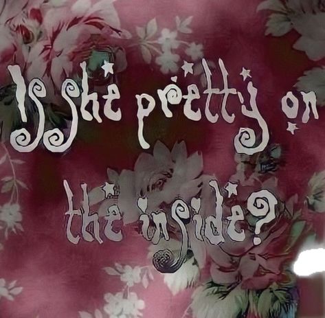 Pretty On The Inside, Girl Emo, Aesthetic Retro, Tiktok Fashion, Emo Scene, Pink