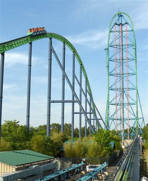 The Kingda Ka roller coaster at Six Flags Great Adventure & Safari in Jackson, New Jersey Kingda Ka, Six Flags America, Scary Roller Coasters, Best Roller Coasters, Six Flags Great Adventure, Amusement Park Rides, Roller Coasters, Kids Vacation, Roller Coaster Ride