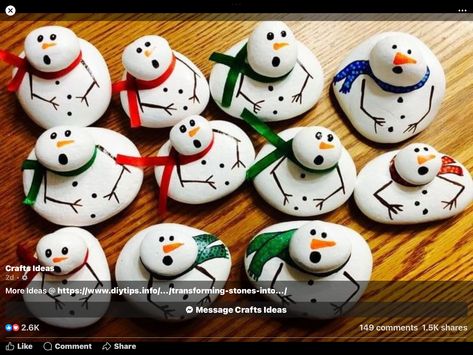 Snowmen Rock Painting, Snowman Rock Painting Ideas, Christmas Painted Rocks Ideas Easy, Rock Snowmen, Christmas Rocks Painted Ideas, Snowman Rocks, Snowmen Paintings, Christmas Painted Rocks, Christmas Rock Painting