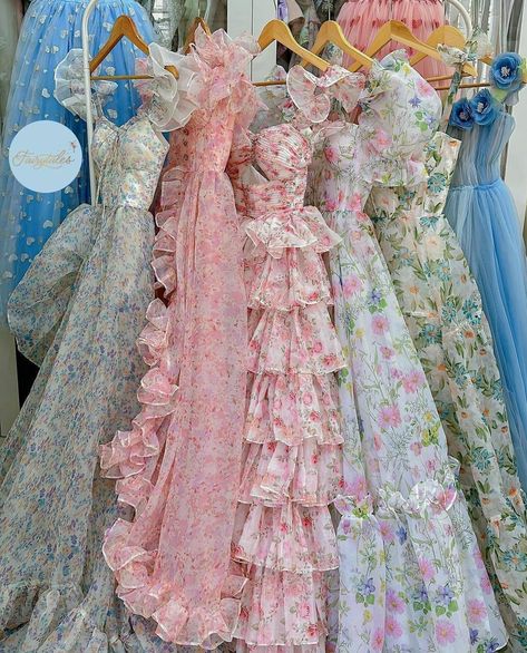 Closet Full Of Dresses, Flower Prom Dress, Vintage Bridesmaid Dresses, Tulle Prom Dresses, Evening Party Gowns, Looks Party, Tulle Prom Dress, Dolce E Gabbana, Everything Pink