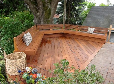 All You Need To Know About Building And Caring For Your Outdoor Deck Deck Bench Seating, Built In Bench Seating, Deck Bench, Deck Seating, Railings Outdoor, Wooden Deck, Deck Designs Backyard, Patio Bench, Cool Deck