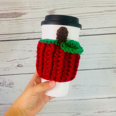 Crochet Teacher Gifts, Cup Cozy Crochet Pattern, Mug Cover, Apple Cup, Cup Cozy Pattern, Crochet Apple, Crochet Mug, Coffee Cozies, Crochet Mug Cozy