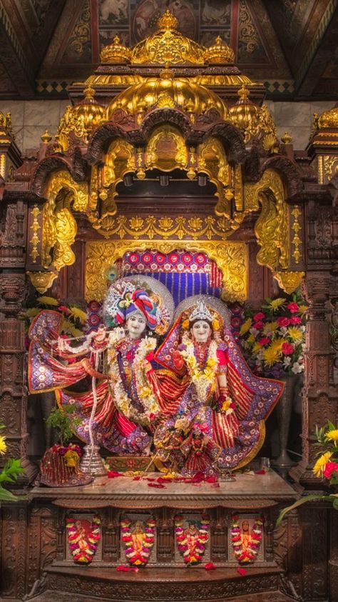 Radhe Krishna રાધા કૃષ્ણ, Krishna Singhasan, Wooden Alter, Radha Krishna Mandir, Krishna Iskcon, Radha Krishna Temple, Krishna Mandir, Vrindavan Photography Pictures, Iskcon Vrindavan