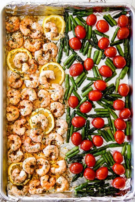 Sheet Pan SHRIMP SCAMPI with asparagus and tomatoes bursting with lemon, garlic, butter flavor and on your table in 15 MINUTES! No joke! The easiest, most satisfying meal that tastes totally gourmet! Pan Asparagus, Healthy Asparagus, Sheet Pan Shrimp, Pan Shrimp, Easy Sheet Pan Dinners, Asparagus Recipes, Sheet Pan Suppers, Sheet Pan Dinners Recipes, Carlsbad Cravings