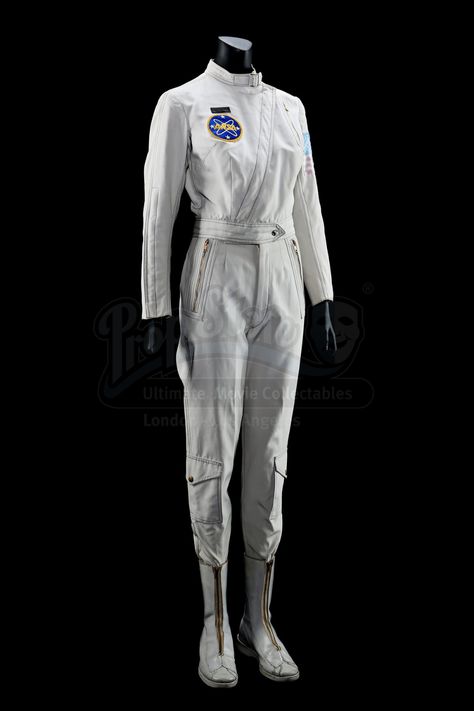 Space Uniform, Planet Of The Apes 1968, Fashion Props, After Earth, Astronaut Suit, Streetwear Ideas, Armor Clothing, Sci Fi Fashion, Space Fashion