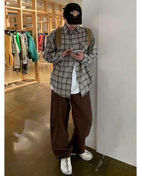 OH Casual Front Pocket Plaid Shirt • Discover Trending Men's Fashion From Asia • Collection: OH Atelier . #koreanfashion #streetwear #streetfashion #outfitinspo #trendingstyle #mensfashion Male Tops, Lapel Top, Outfit Simple, Knitted Balaclava, Simple Man, Shirts Vintage, Blazer Shirt, Hot Jeans, Blue Khakis