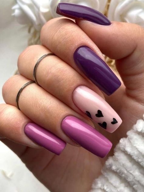 long, two-tone purple nails with hearts Manicure Ideas Purple, Purple Manicure Ideas, Nail Colors Purple, Purple Nails Summer, Long Purple Nails, Bright Purple Nails, Purple Short Nails, Short Purple Nails, Nail Ideas Purple