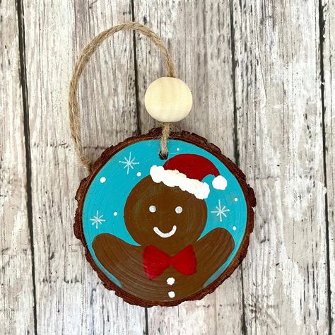 Wood Ornaments Painted, Wooden Ornaments Painted, Christmas Ornament Painting, Wood Slice Ornament Painted, Christmas Ornaments Painted, Painted Wood Christmas Ornaments, Wood Circle Ornaments, Ornament Painting Ideas, Painted Wood Ornaments