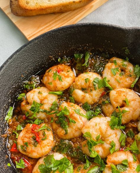 Chilli Garlic Prawns - Romina's Little Corner Asian Chilli Garlic Prawns, Garlic And Chilli Prawns, Prawns Chilli Recipe, Italian Prawns, Cooked Prawn Recipes, Chili Garlic Shrimp Recipe, Baked Prawns, Prawns Appetizers, Garlic Prawns Recipe